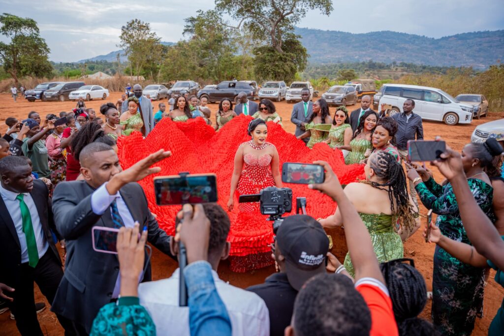 Details of the Man making sure your favorite celebrities are well-protected
